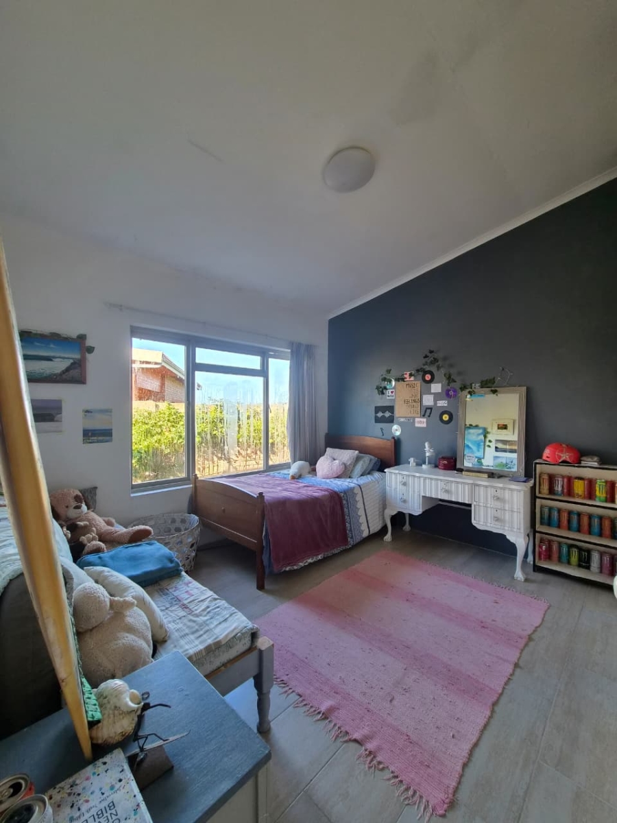 6 Bedroom Property for Sale in Stilbaai Wes Western Cape